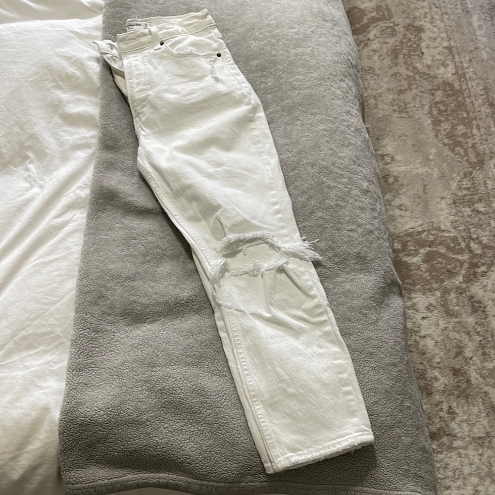Abercrombie, White, “The Mom” High-rise, Ripped Jeans